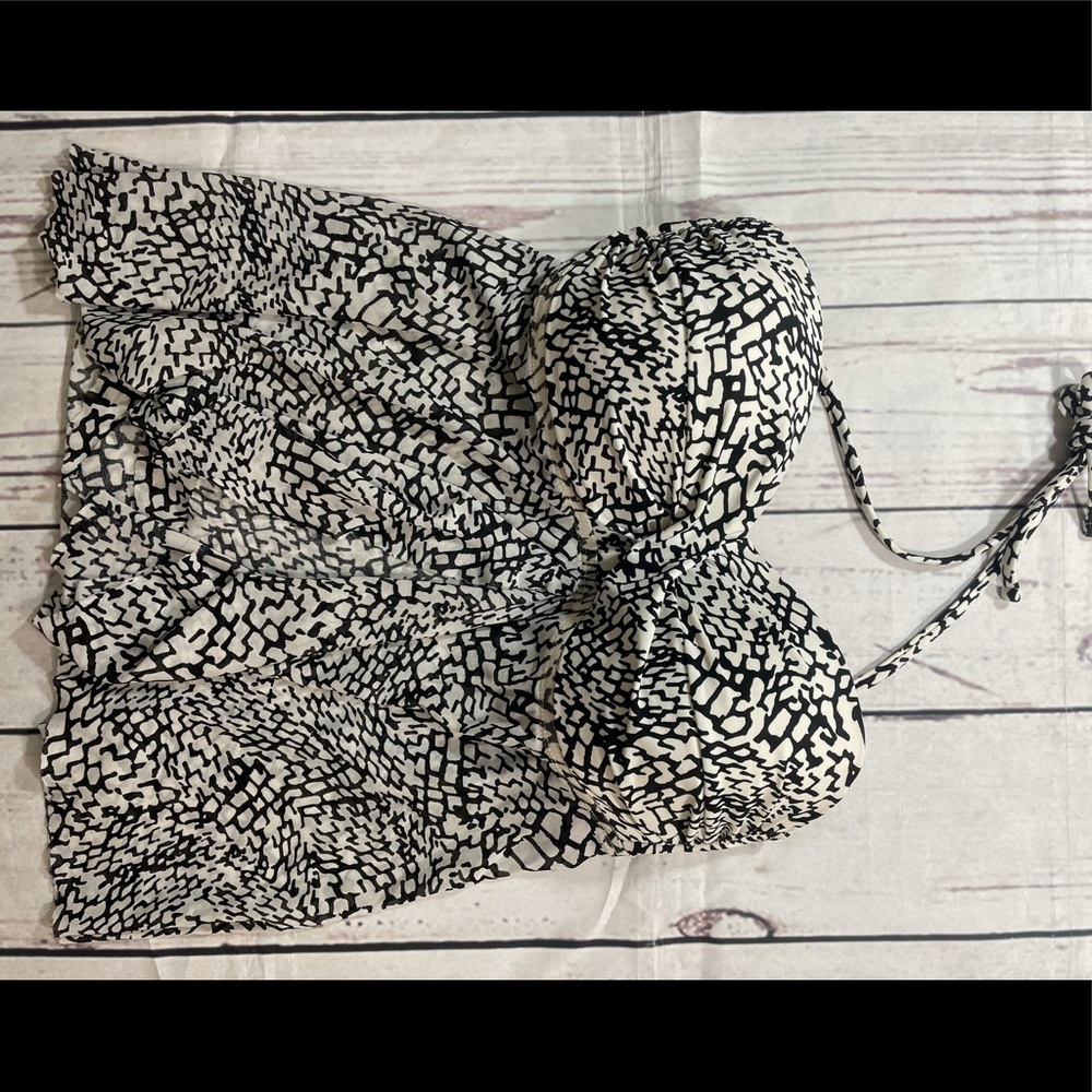 Medium fly away bandeau top swimwear-2